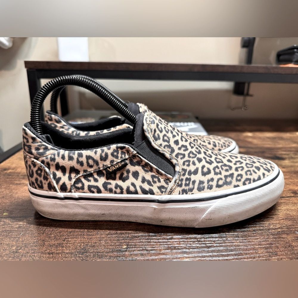 Vans leopard print sneakers size 7.5